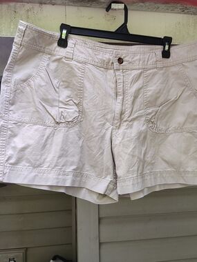 Cabela's Light Cream Women's Cotton Blend Jean Shorts